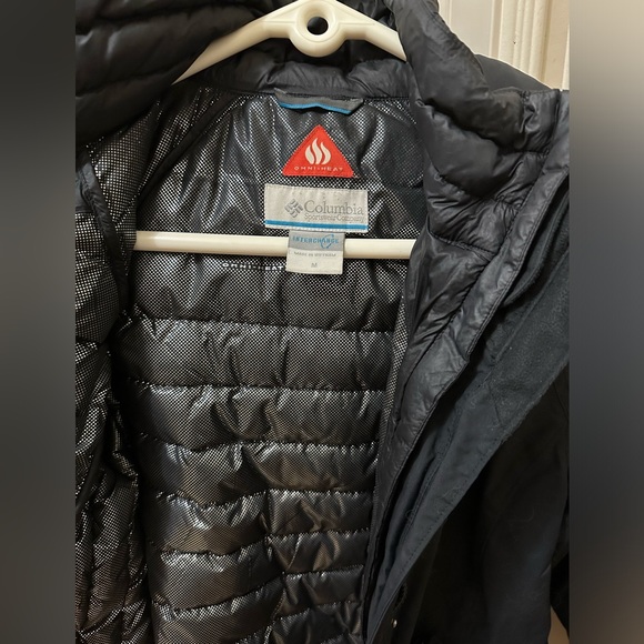 Columbia Women’s Winter Jacket - Picture 2 of 3